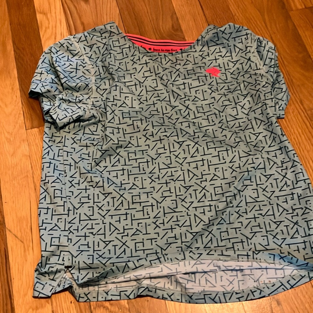 Rabbit race pace tee